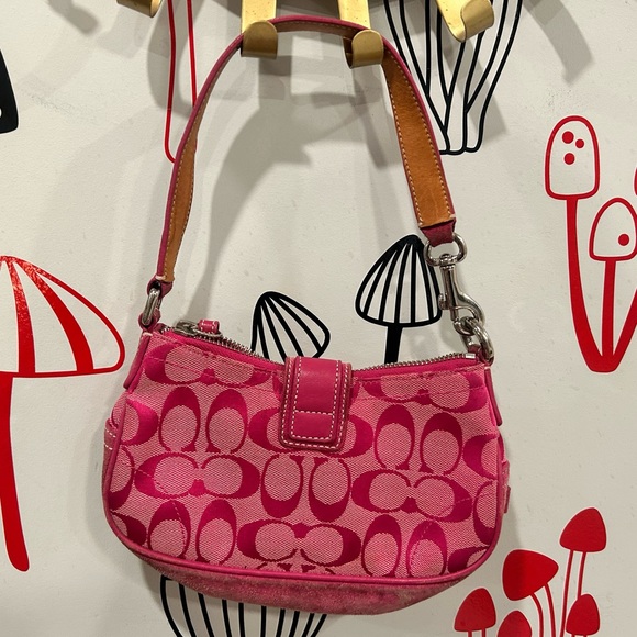 Coach Vintage Pink hand/shoulder bag - Picture 3 of 6